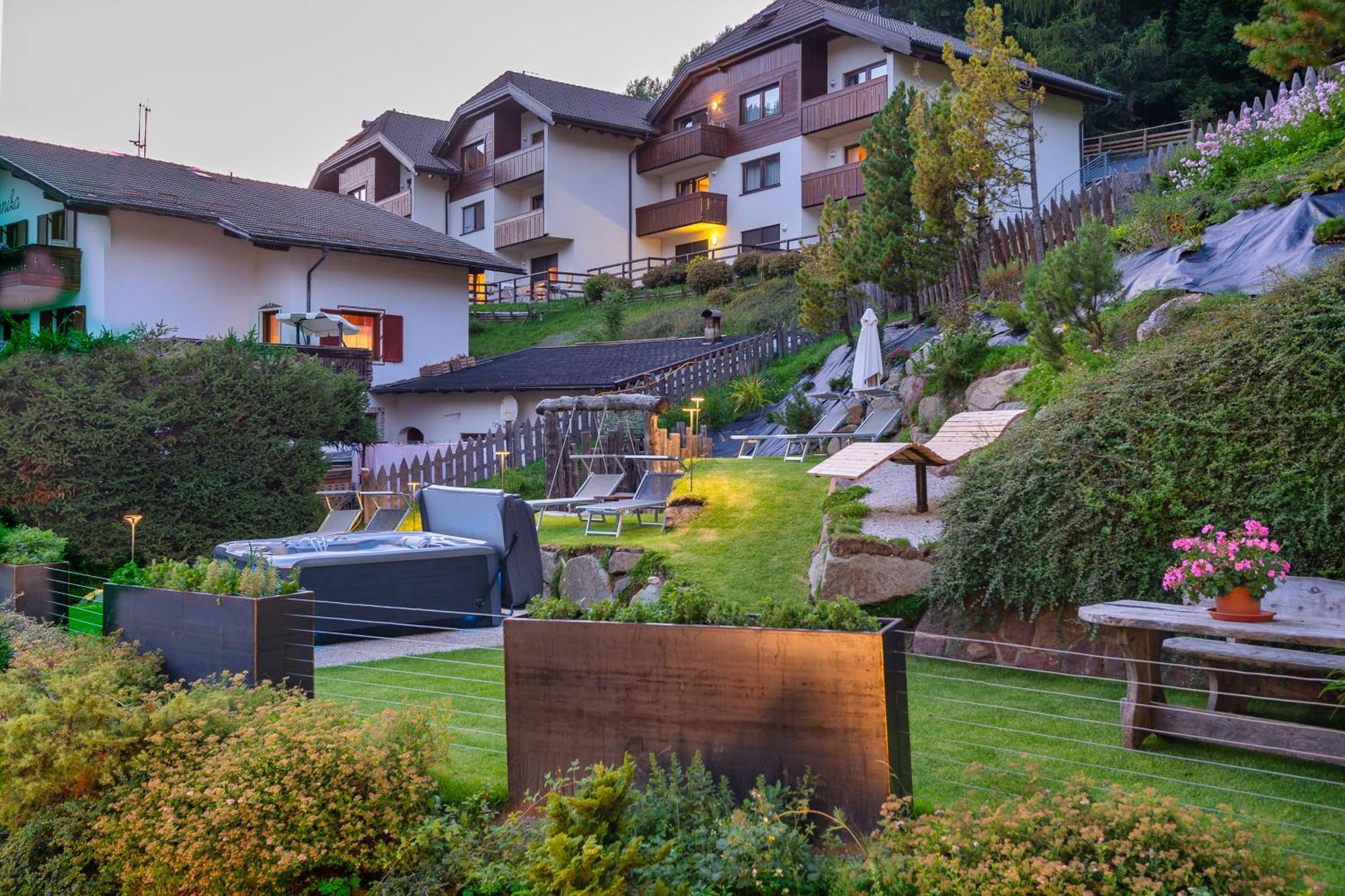 Hotel Ciamp Santa Cristina Val Gardena Esterno foto