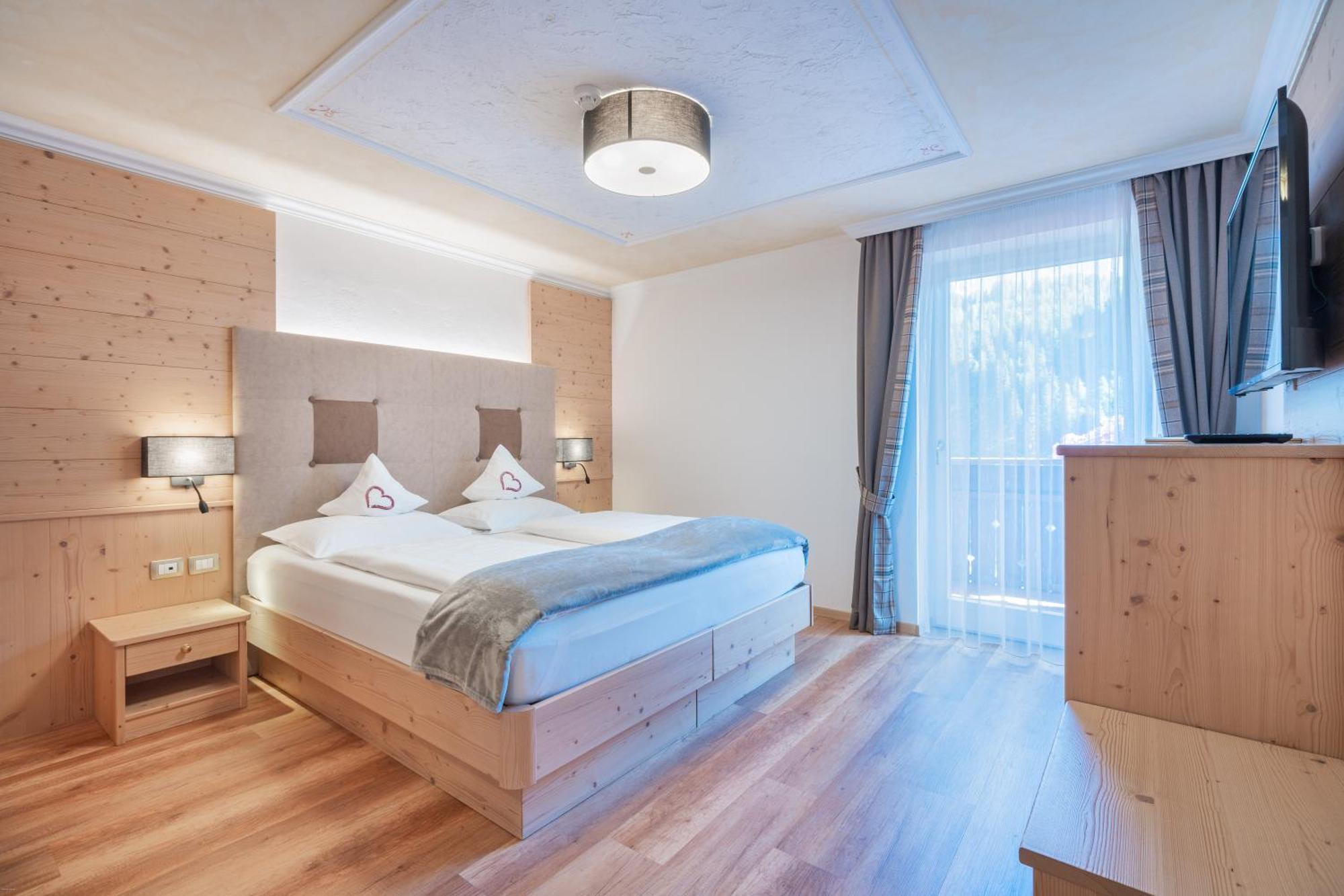 Hotel Ciamp Santa Cristina Val Gardena Esterno foto