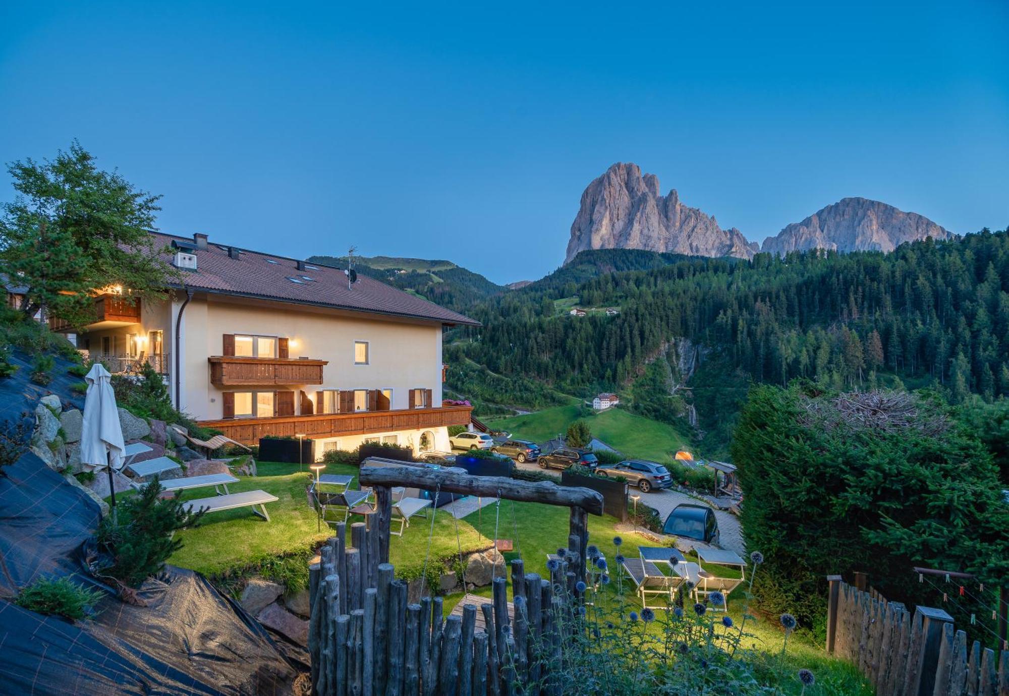 Hotel Ciamp Santa Cristina Val Gardena Esterno foto