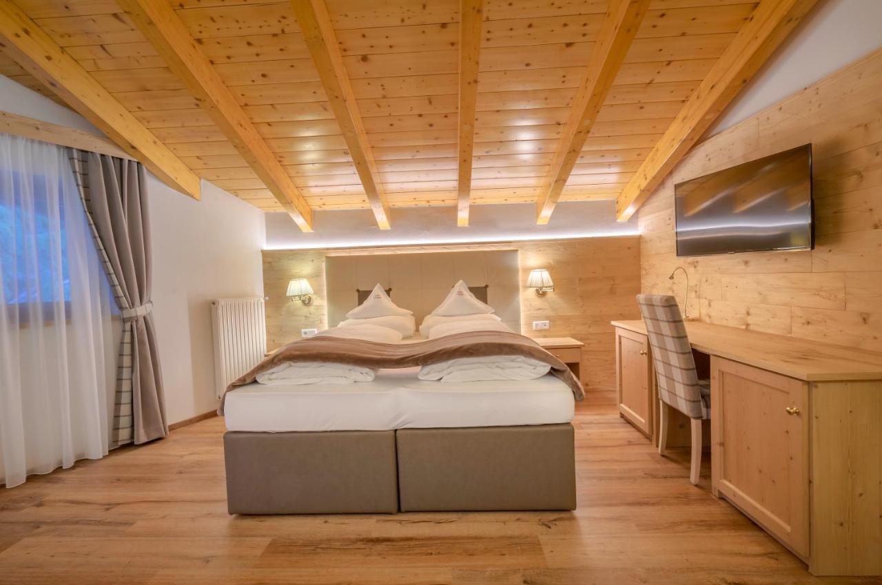 Hotel Ciamp Santa Cristina Val Gardena Esterno foto