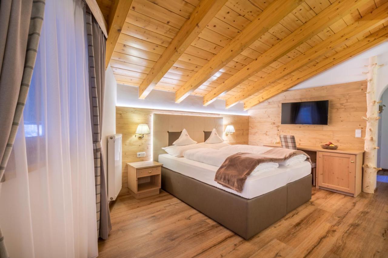 Hotel Ciamp Santa Cristina Val Gardena Esterno foto